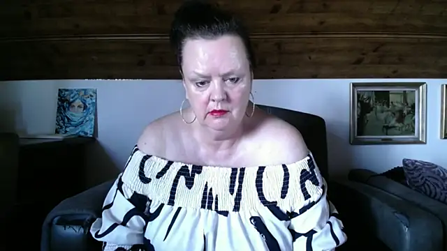 TiffanyMature live