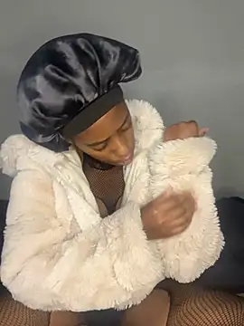 petite_bee live