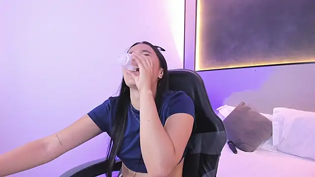 mia_slora live