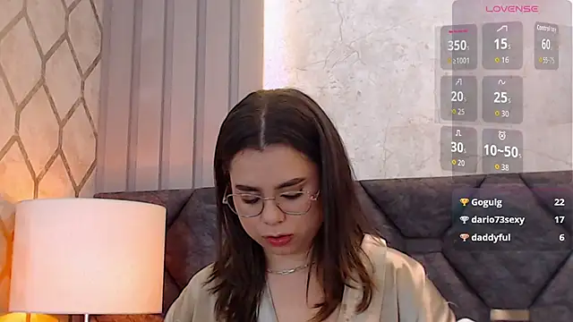 ThaniaJones live