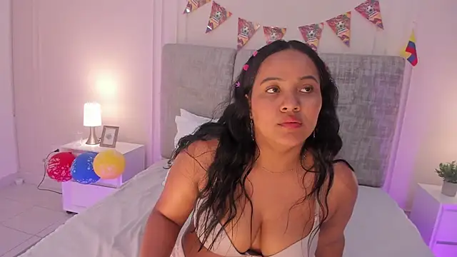 Emma-Velez live