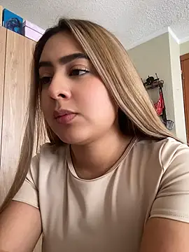 Miabonnett_ live