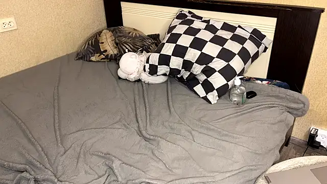 Holy_Mariaaa live