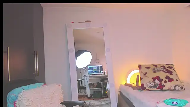 SharonVelvet live