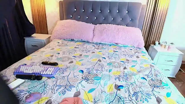 maddy_Bloomm live