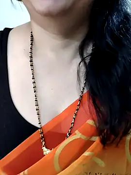 Yazhini-Cam live