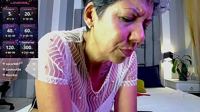 Julianewell live