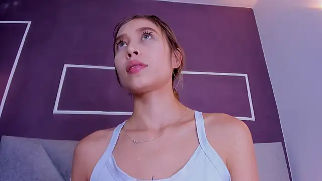 Naomi_Rousse live