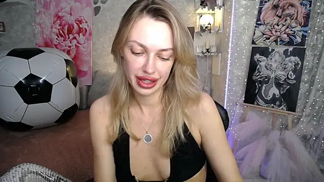 NickyAdamidi live