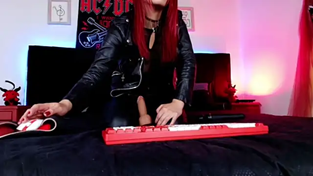 Alisse_Moore live
