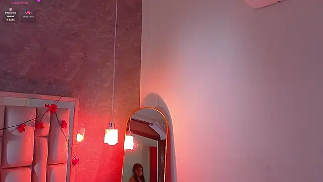 Bella-Sanders live