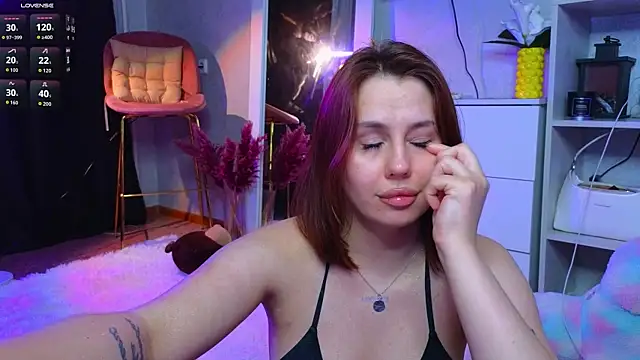 Aisha_Riley live