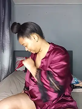 Sultrytits6 live