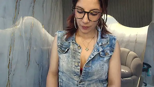 nadia_r_ live
