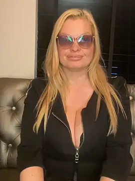 Lisavontease live