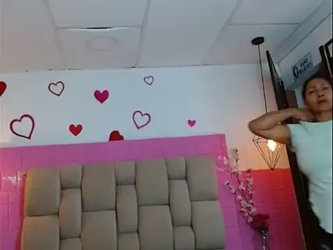 Damary_Leon live