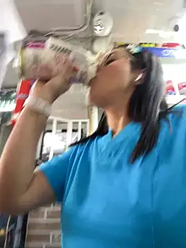 Sweett_Mollyy live