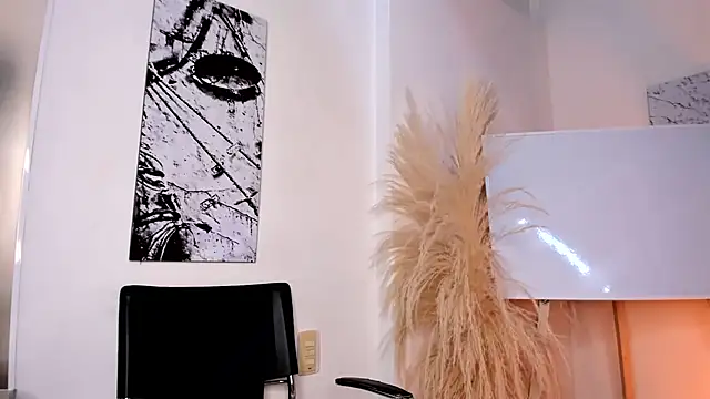 africa_holmes live