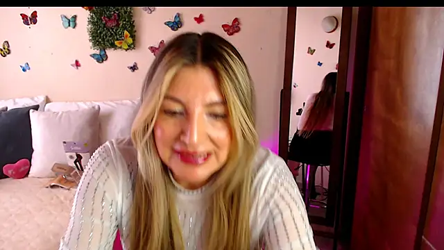 Jolie-Mature live