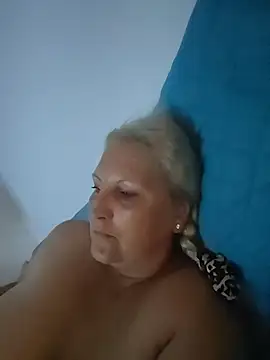 Divineblond live