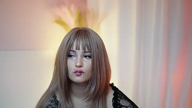 AdelineMoon live