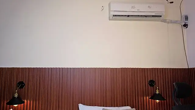 chanel_brunette live