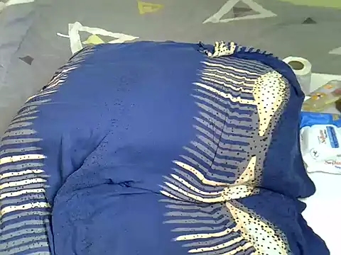 Pearl_petite live