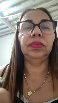 Ladymilf12 live