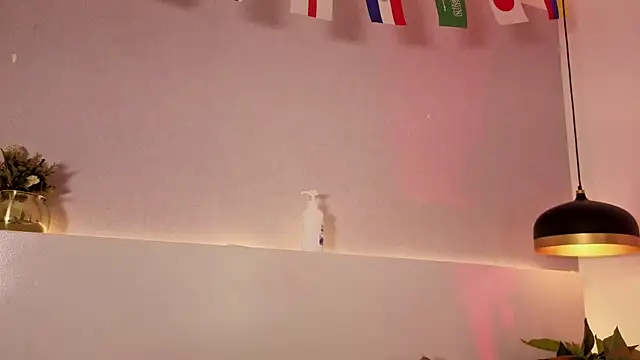 AllisonRoberts_ live