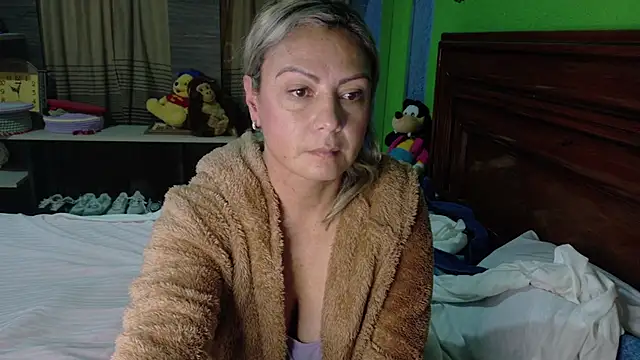 _Charlize_theron_ live