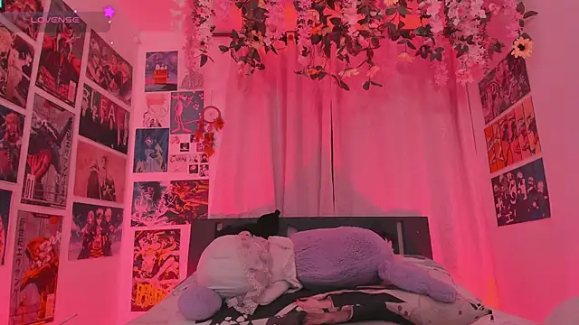 MissCurvyTop live