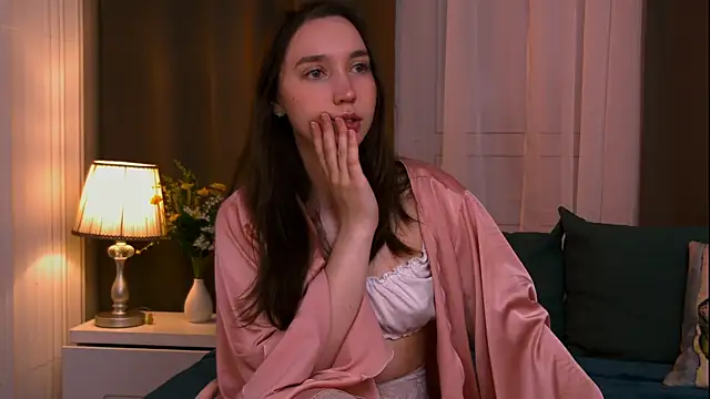 Suzaneey live