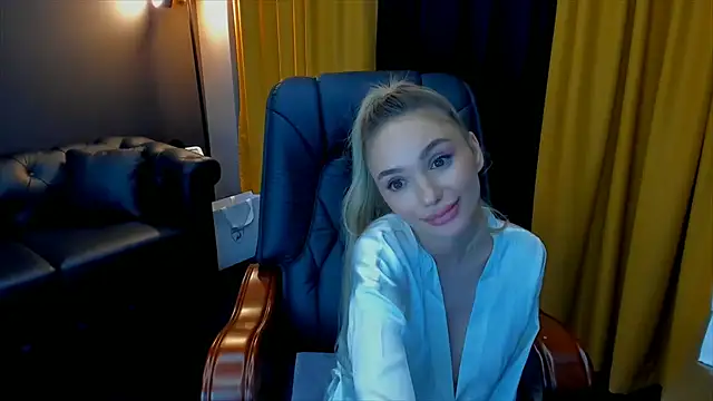 HaleySweet18 live