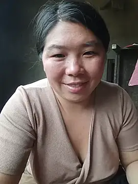 quynhkoolbae live