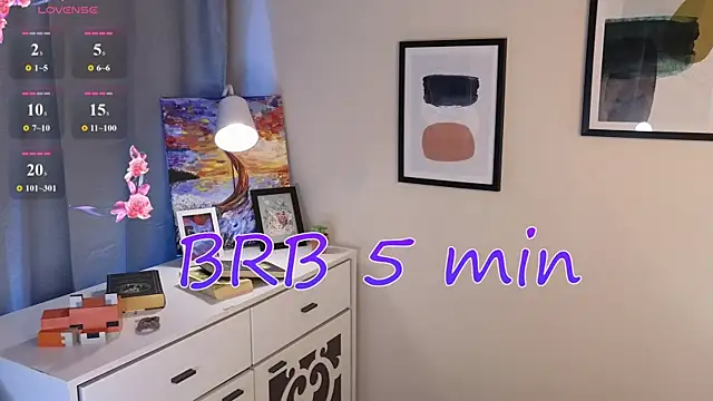 Umia_Bordered live