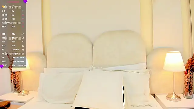 SalomeeBell live