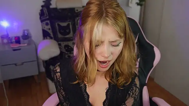ari_kat live