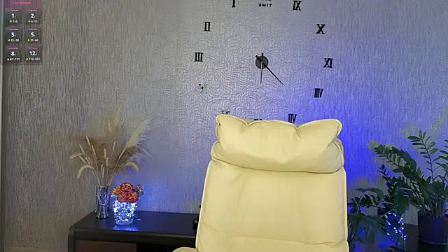 NikkiiStill live