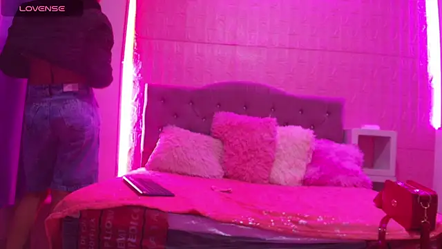Skinny_slut_Nasty live