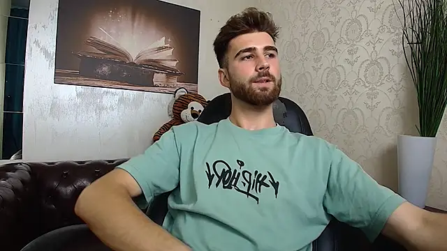 KyloEast live