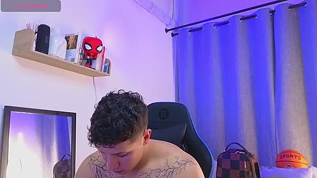 ASHTON_HILS live