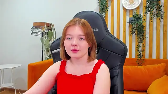 ElinaVale live