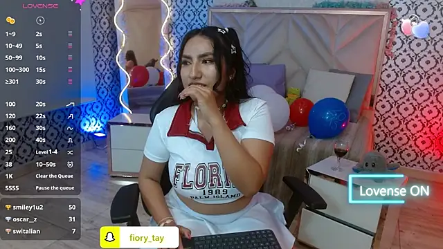 fiory_tay live