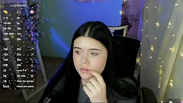 Mona_Esty live
