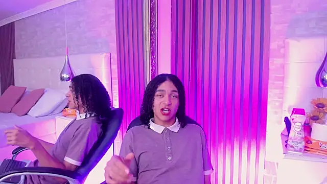 KyleeSmiith live