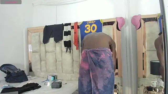 Titan_Moreno_ live