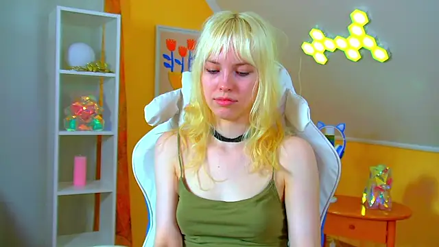 HannahHollis live