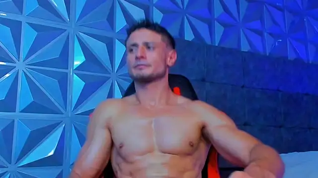 Adonys_Lewis_ live