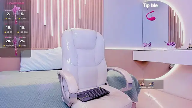 Mikaela_petite18 live