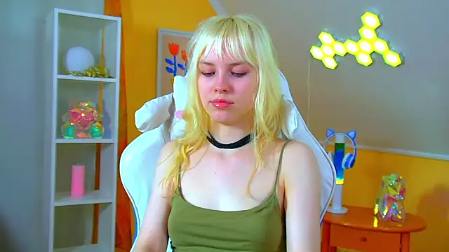 HannahHollis live